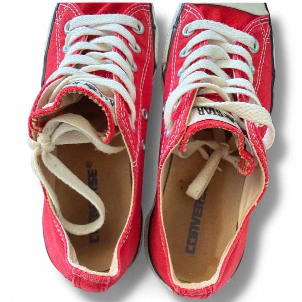 Converse Red & White Low Top Sneakers Size men’s 5 women’s 7